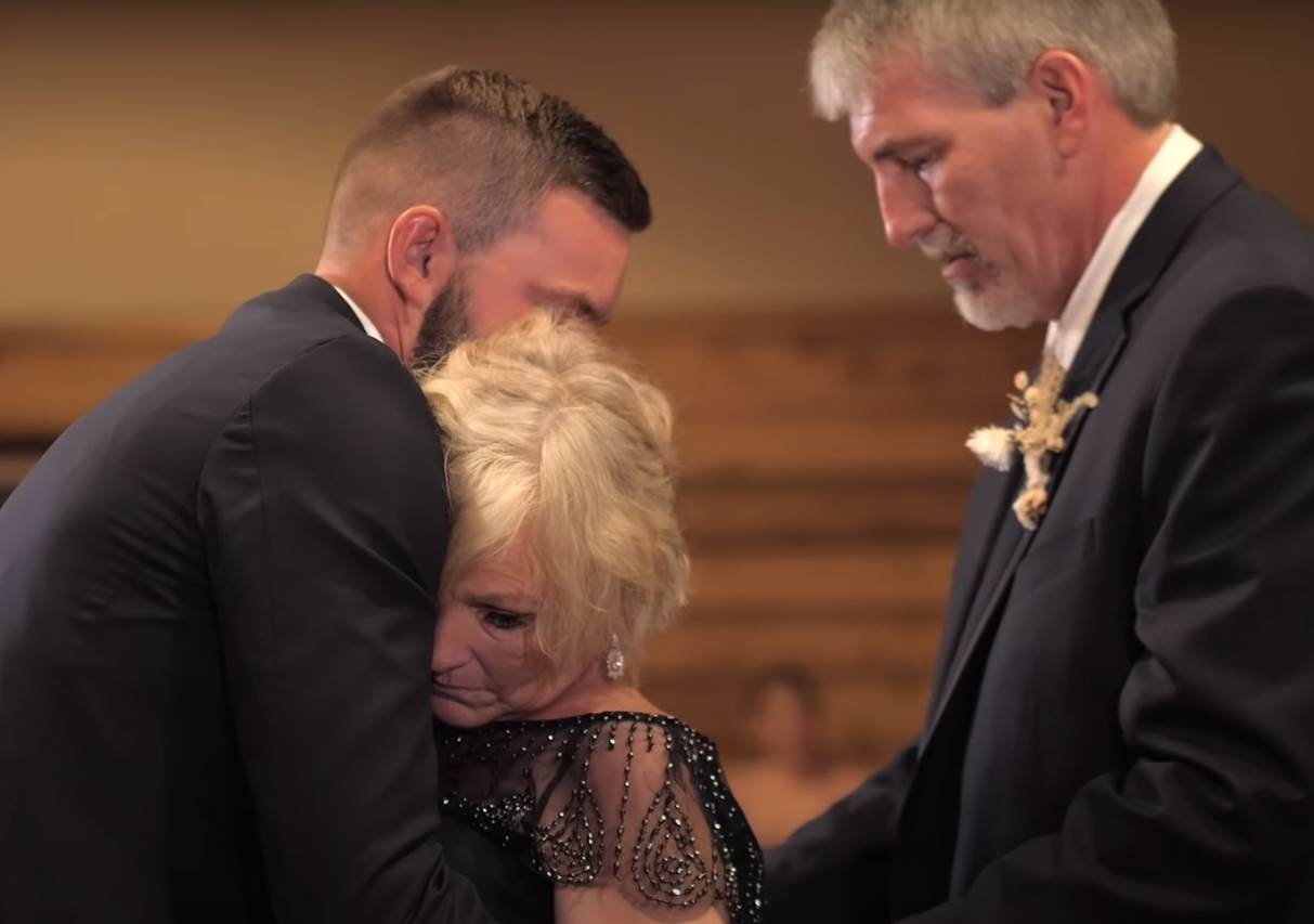 vencanje snimak prvi ples mladozenja i majka u kolicima video