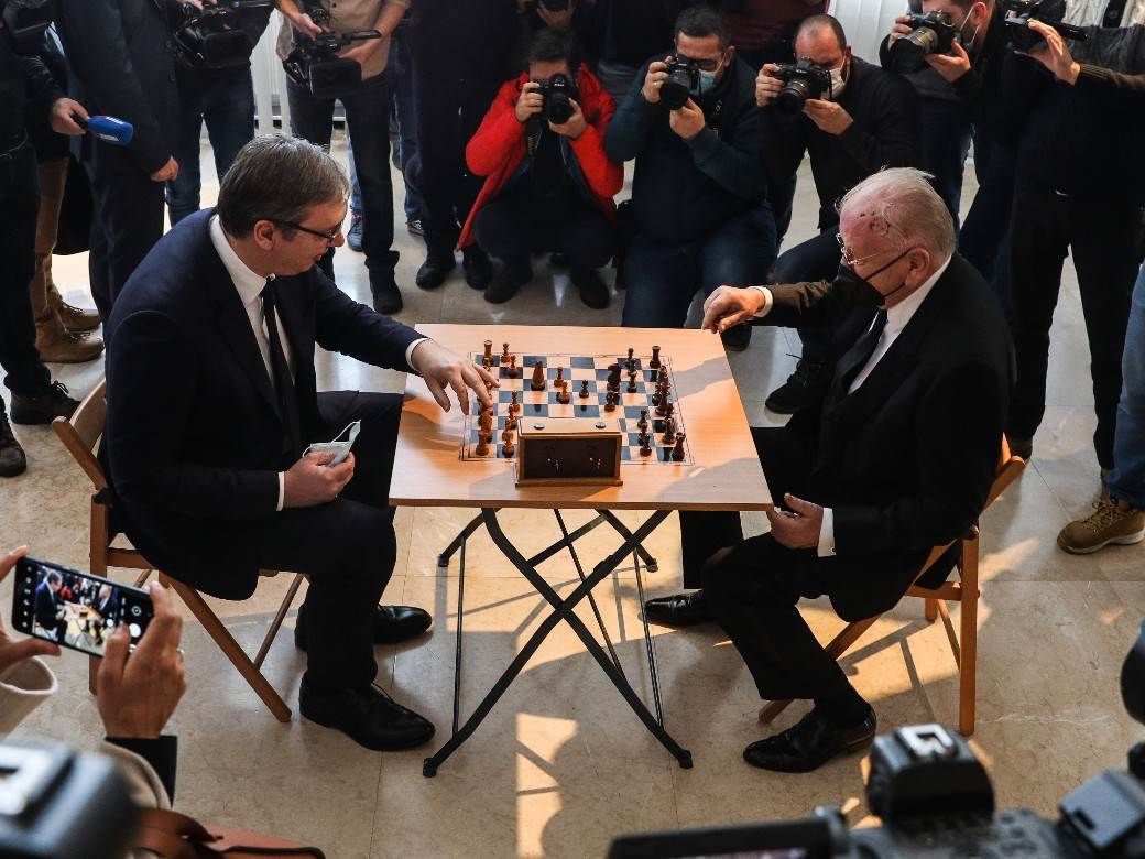 aleksandar vučić dušan duda ivković partija šaha 100 godina košarkaškog kluba radnički