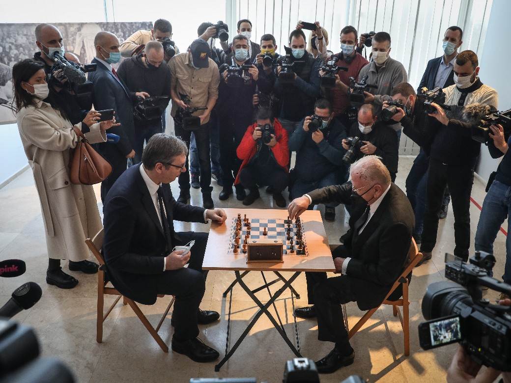 aleksandar vučić dušan duda ivković partija šaha 100 godina košarkaškog kluba radnički