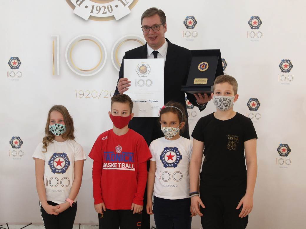 aleksandar vučić dušan duda ivković partija šaha 100 godina košarkaškog kluba radnički