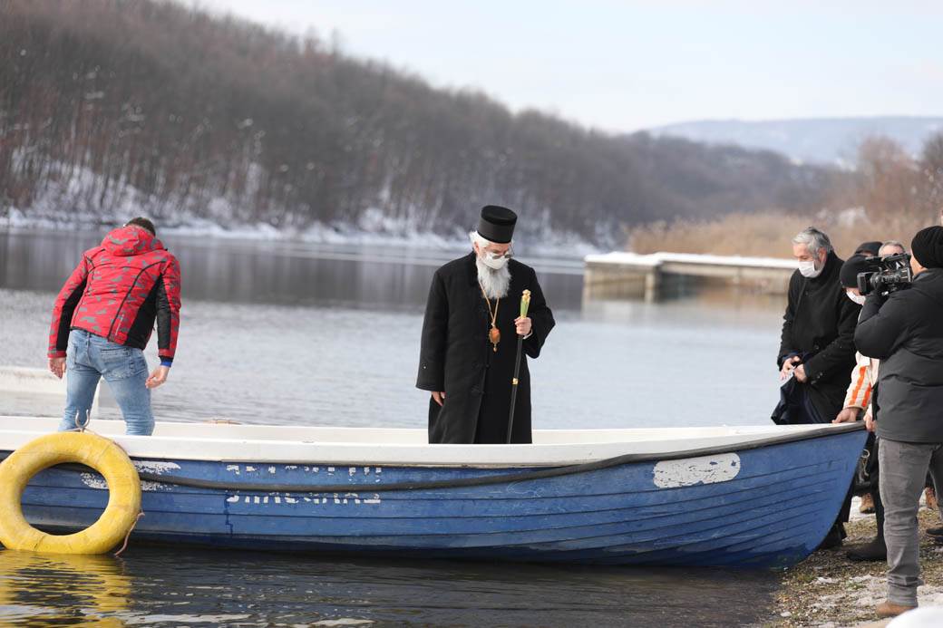 bogojavljenje 2021 casni krst plivanje srbija ada ciganlija kragujevac fotografije