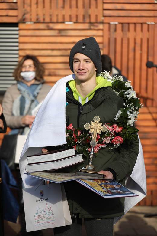 bogojavljenje 2021 casni krst plivanje srbija ada ciganlija kragujevac fotografije