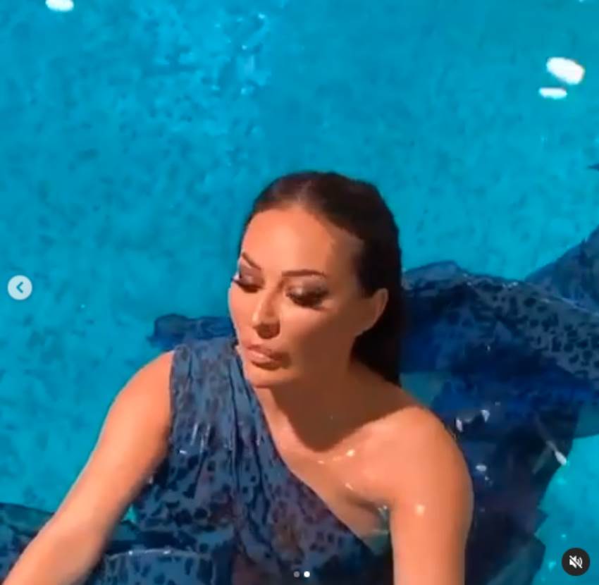 ceca u bazenu instagram foto video