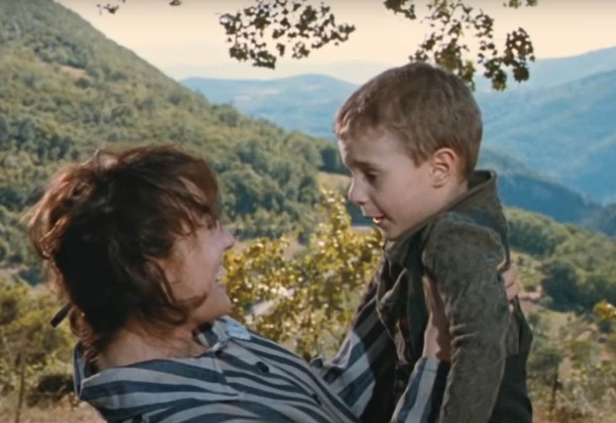 zivot je lep film decak glumac gde je sad