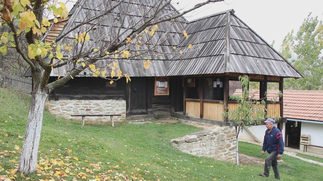 srbija turizam selo gornji milanovac ljubavne kace devet jugovica posete mladi parovi bela kuga