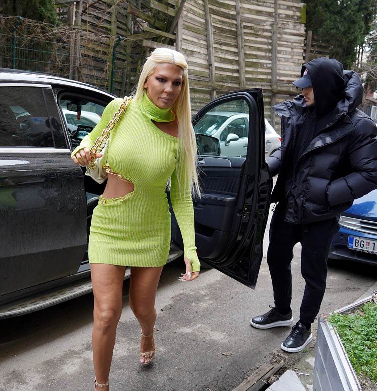 jelena karleusa haljina grudi bez brushaltera fotografije