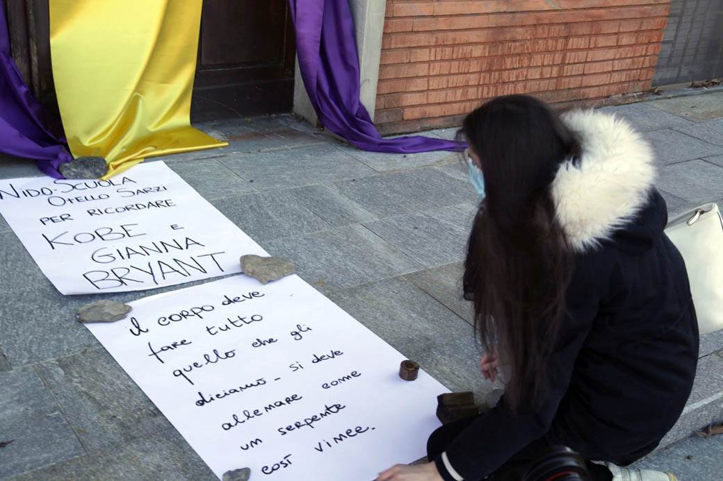 kobi brajant godisnjica smrti italija trg fotografije