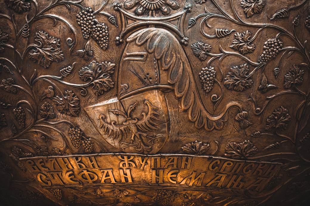 spomenik stefan nemanja ostecen muskrac otkinuo krst