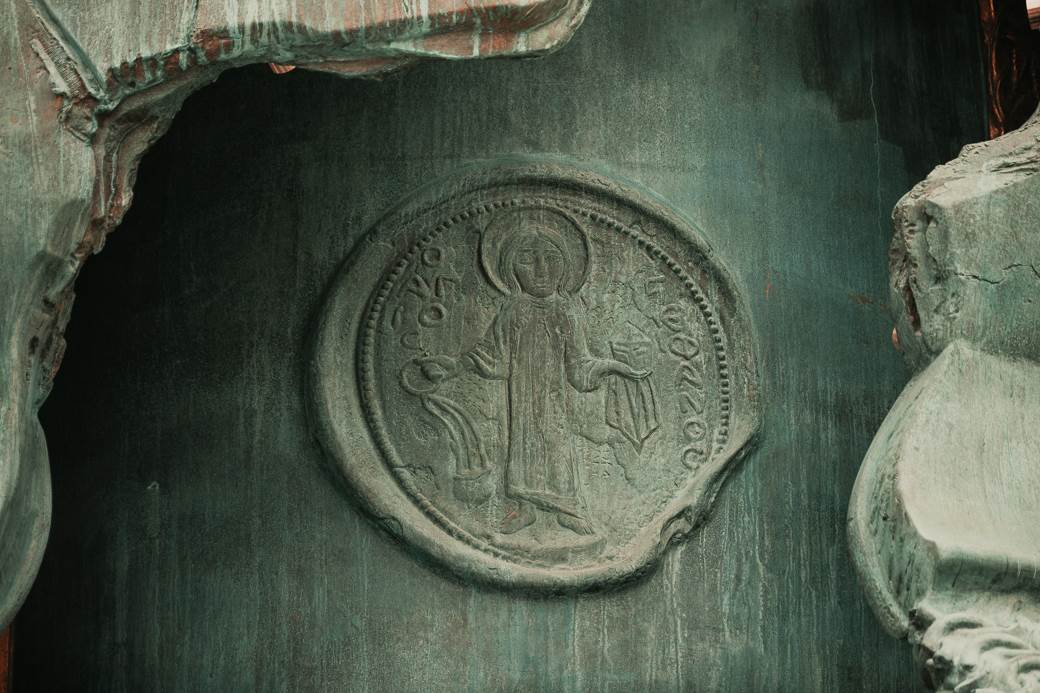 spomenik stefan nemanja ostecen muskrac otkinuo krst