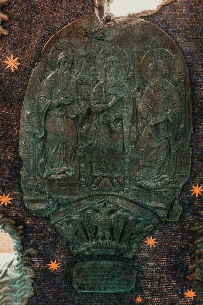 spomenik stefan nemanja ostecen muskrac otkinuo krst