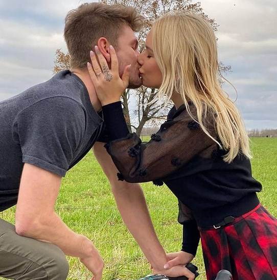 tara gins biciklistkinja tara zins fotografije