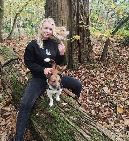 tara gins biciklistkinja tara zins fotografije