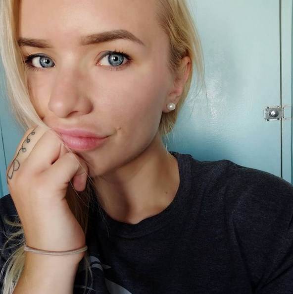 tara gins biciklistkinja tara zins fotografije