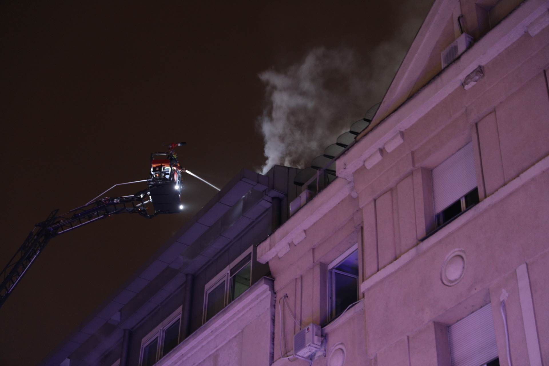 beograd zvezedara pozar ulica cirila i metodija stan