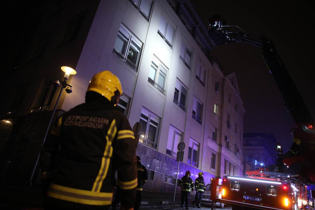 beograd zvezedara pozar ulica cirila i metodija stan