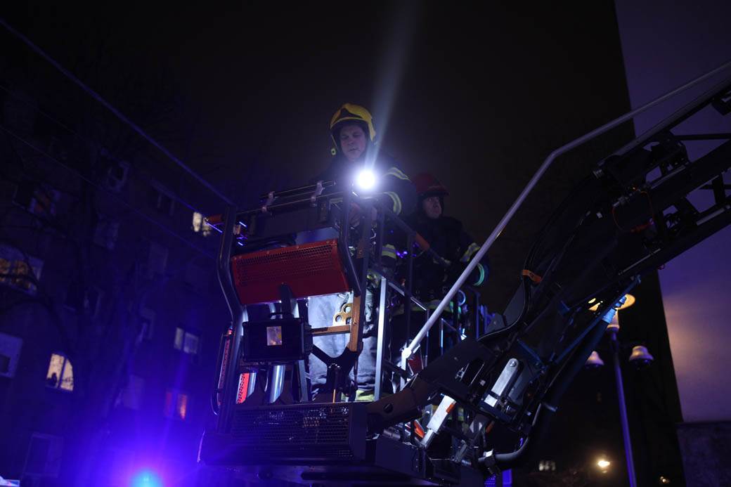 beograd zvezedara pozar ulica cirila i metodija stan