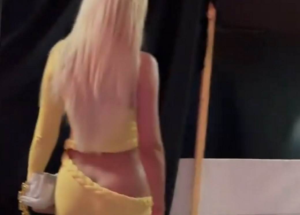 jelena karleusa mia kalifa iste haljine foto