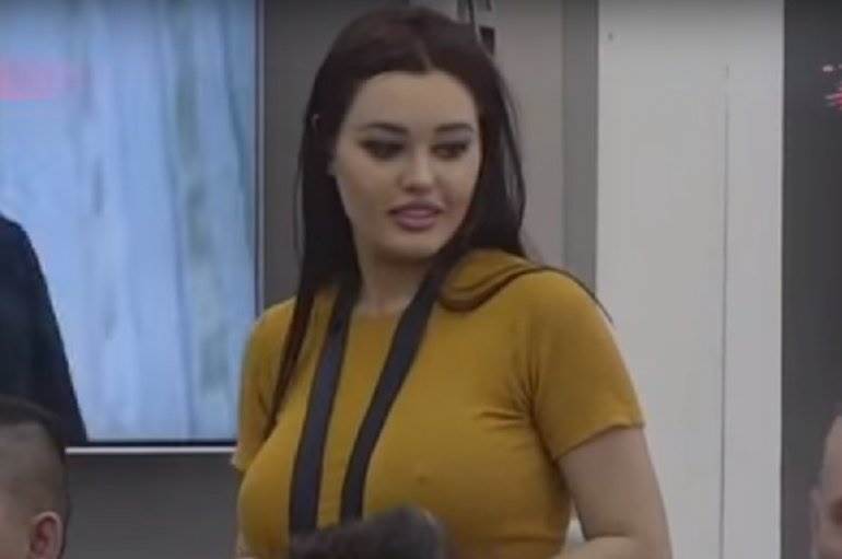 Doktorka o plastičnim korekcijama Cece i Jece