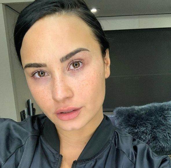 slavne licnosti bez sminke lice prirodni izgled