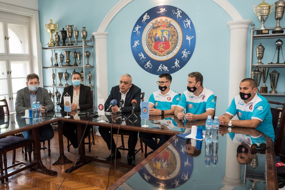 grad subotica gradonačeknik bakić i sportski savez podrzavaju fudbalske klubve