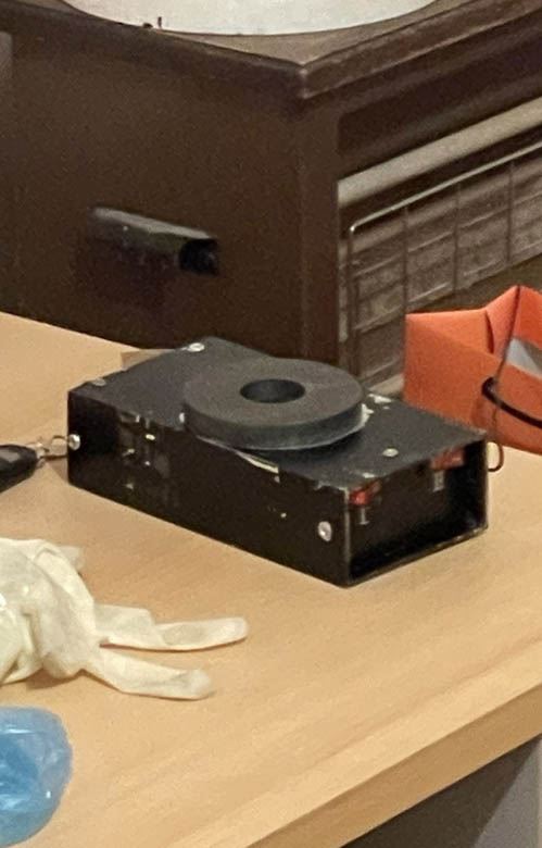 kotez potraga za muskarcem policija u stanu pronasla drogu i oruzje