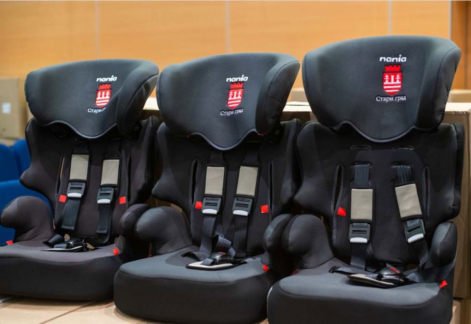 besplatna auto sedista