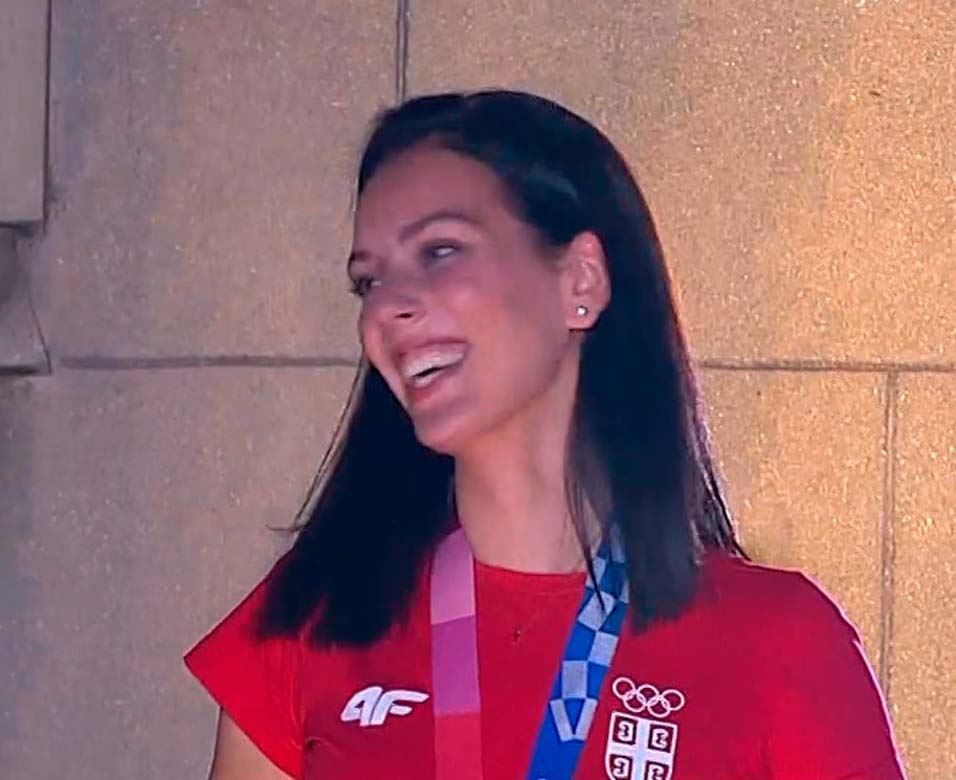 Doček vaterpolista posle Olimpijskih igara na balkonu