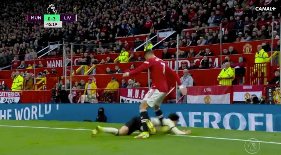 kristijano ronaldo šutira igrača  1