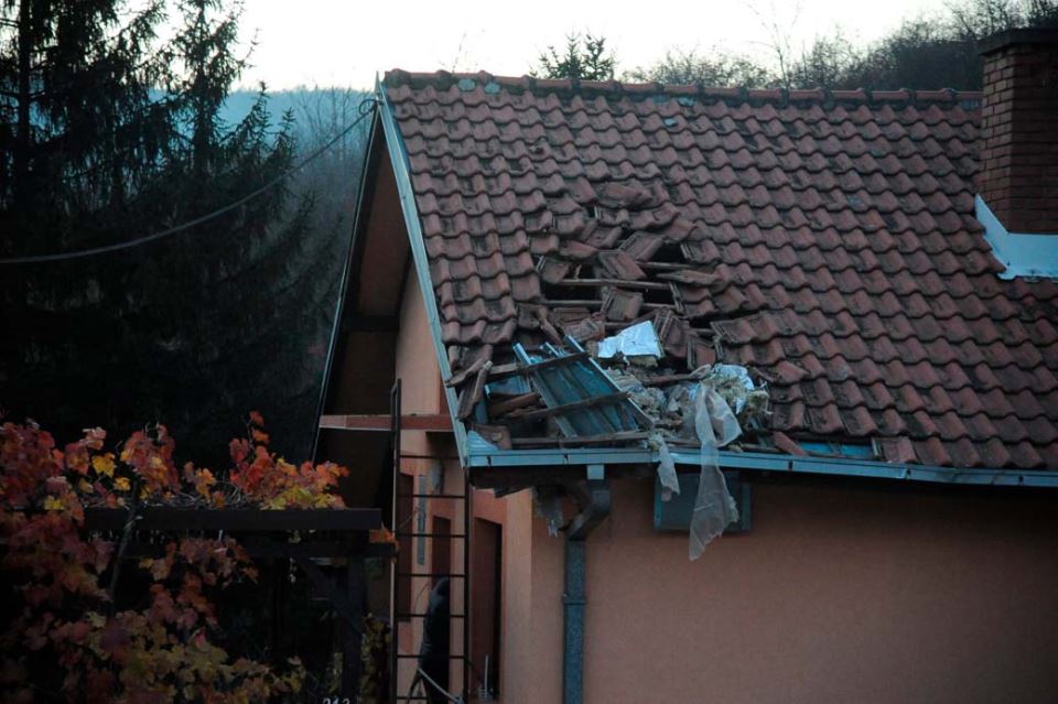 Geler pogodio kuću leštane eksplozija (1).jpg