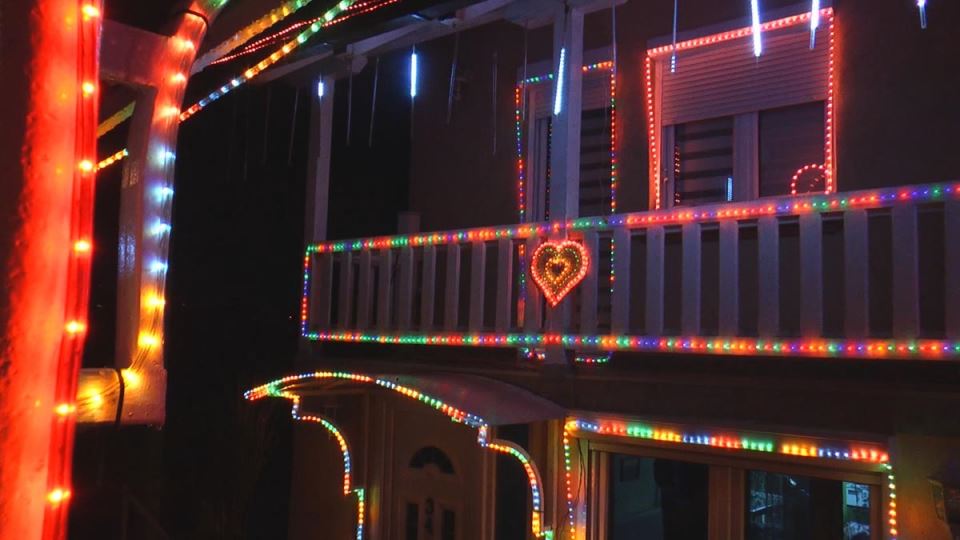 Gornji Milanovac, Kuća, Sijalice, Novogodišnja rasveta (5).jpg