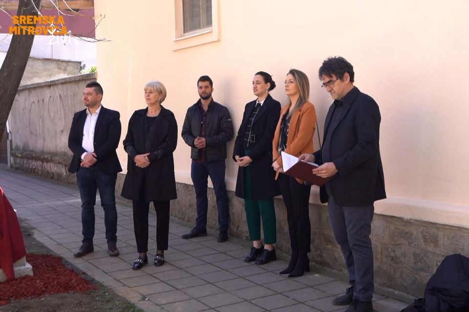 Sremska Mitrovica spomenik  (1).jpg