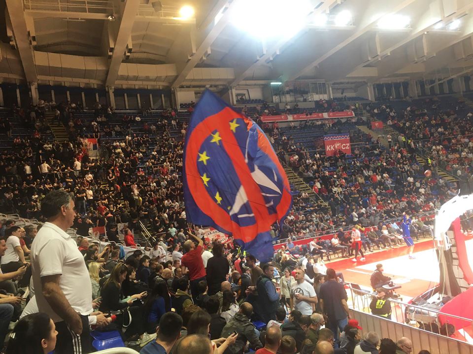 Navijaci Zvezde zastave protiv Nato pakta6.jpeg