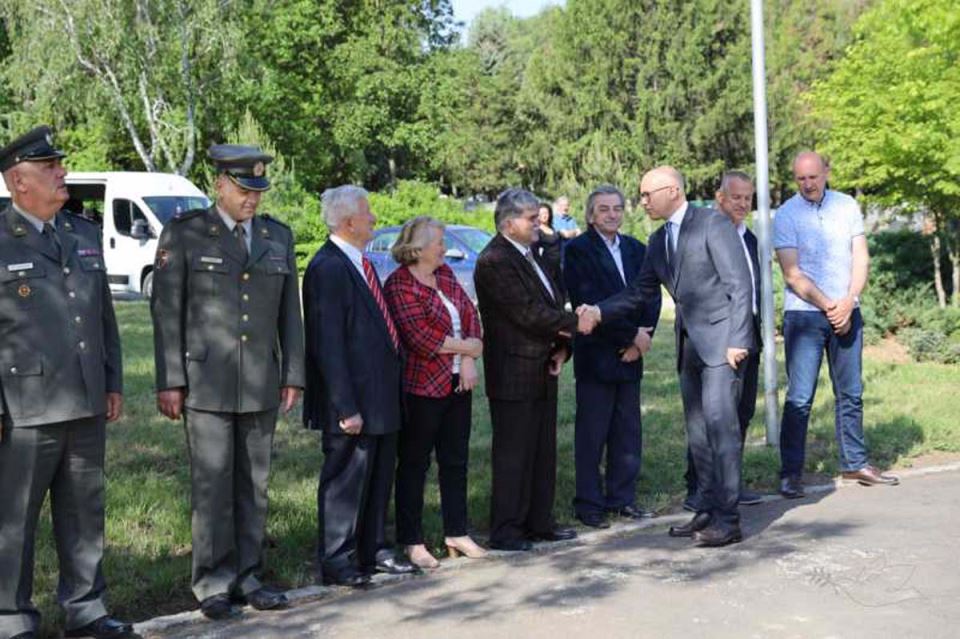 Novi Sad, Polaganje venaca (1).jpg