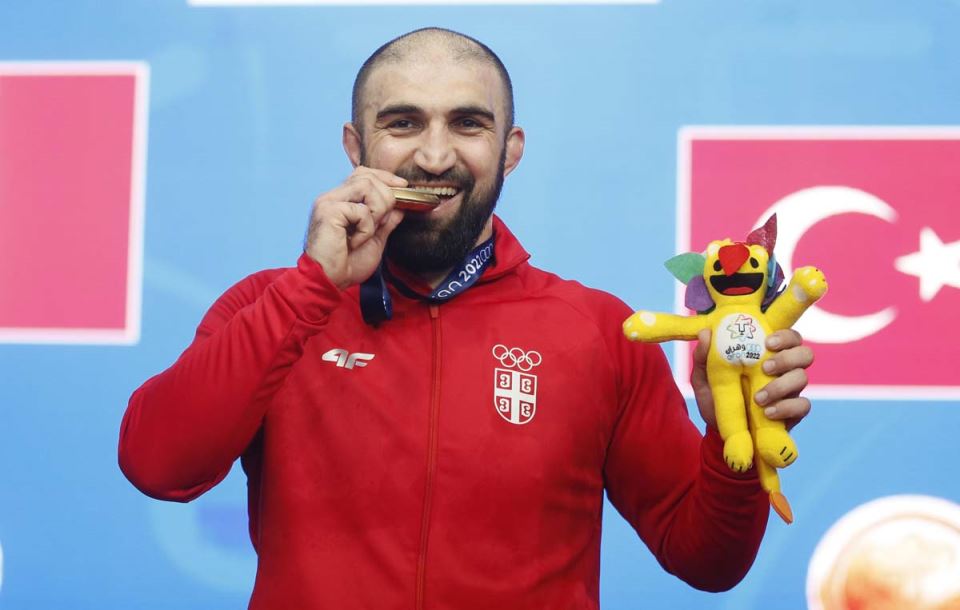 Rvanje, nurasulov (1).jpg