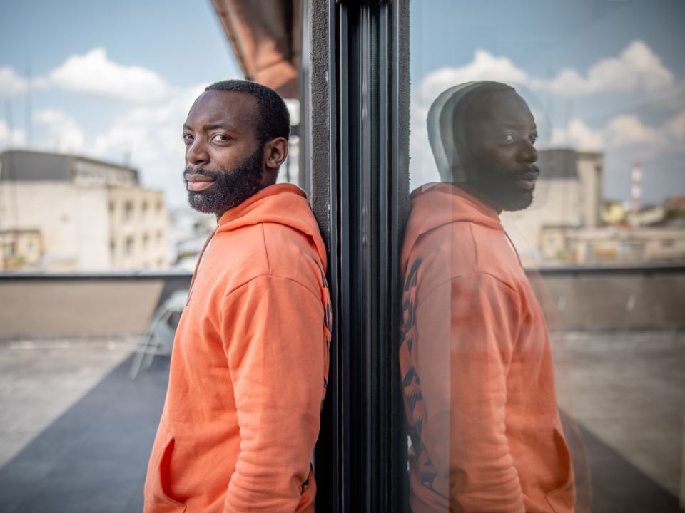 Čarls Dženkins bi živeo na Dedinju sa tri srpske bebe