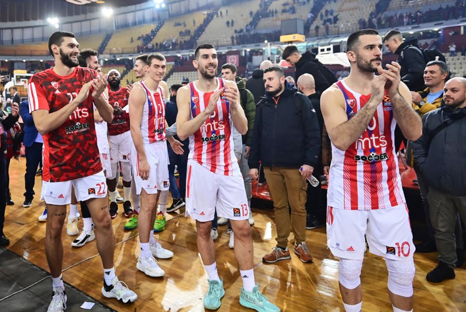 Crvena Zvezda Olimpijakos Evroliga (1).jpg