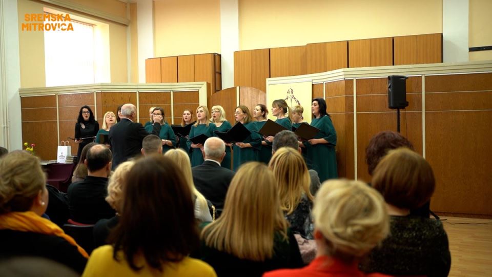 - 16x9.00_00_48_01.Still018.jpg