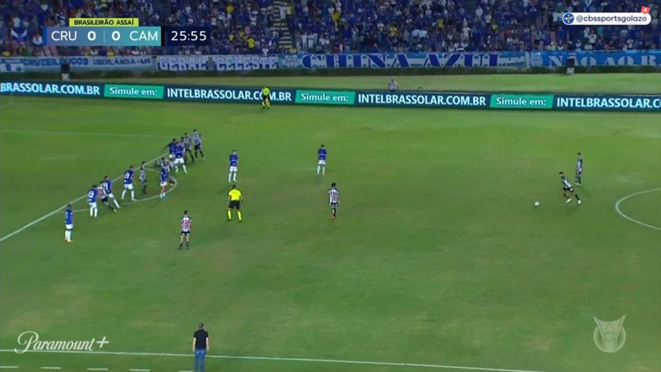 Odvažan slobodan udarac Brazilca (2).jpg