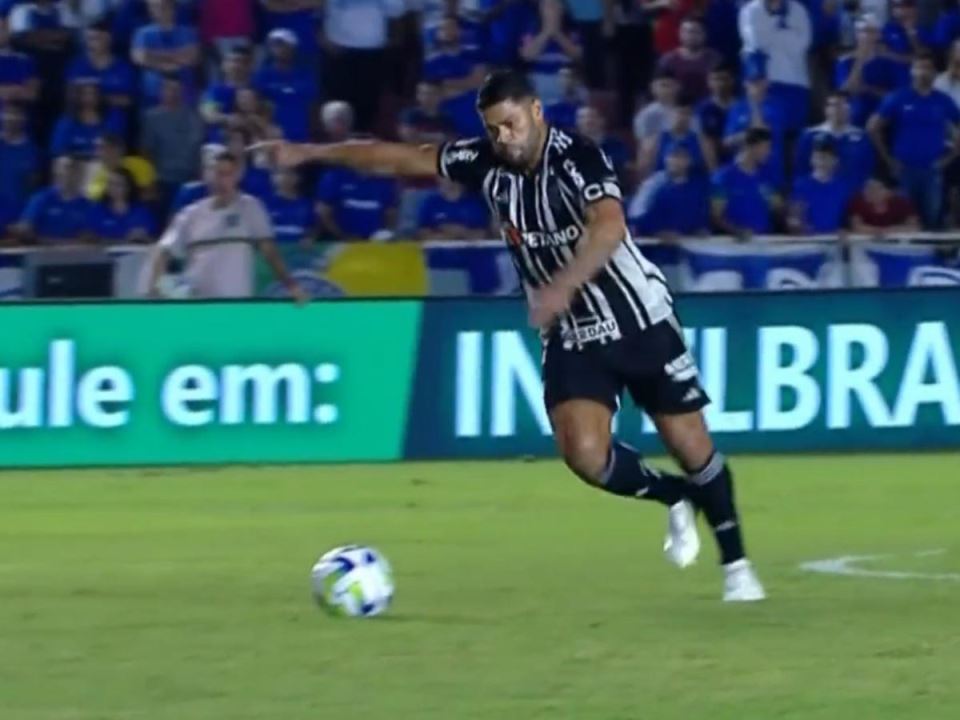 Odvažan slobodan udarac Brazilca (1).jpg