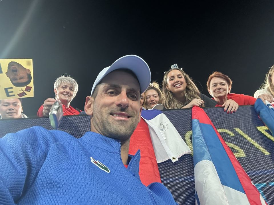 Novak Đoković poslao poljubac srpskoj navijačici Ani
