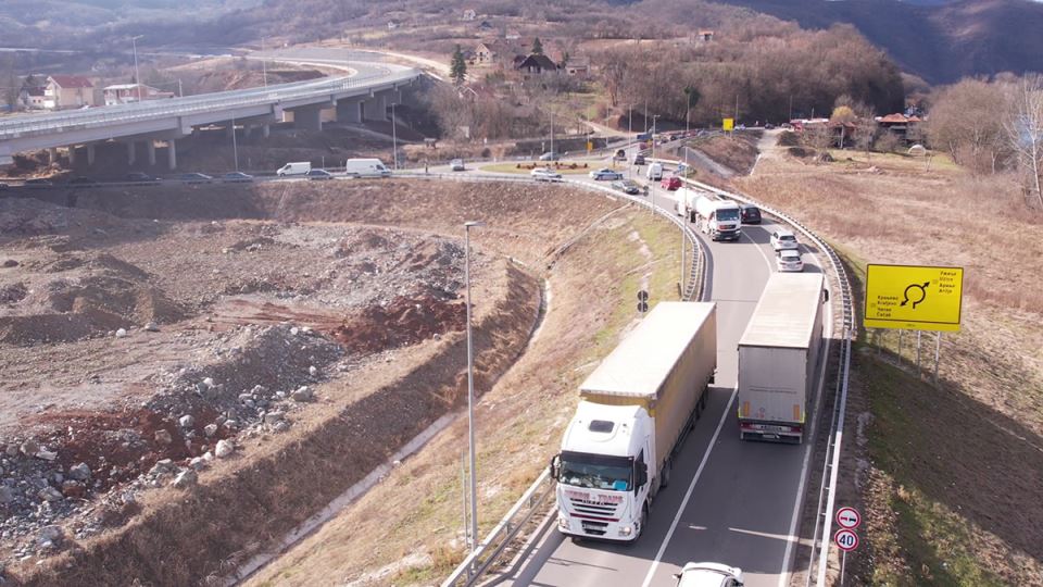 Kilometarske kolone na auto-putu Miloš Veliki (5).jpg