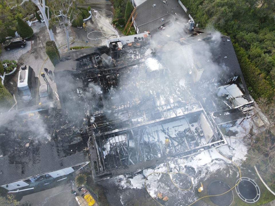 kuća Kare Delevinj u Los Anđelesu se zapalila (1).jpg