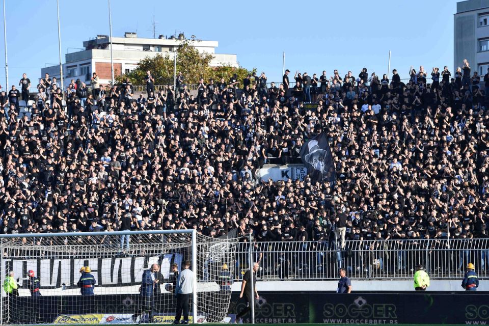 Pun stadion Partizana protiv Čukaričkog