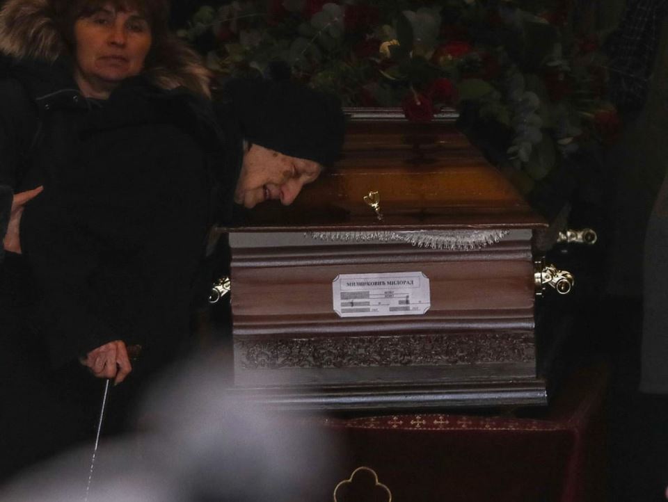 Majka ljubi kovceg (5).jpg