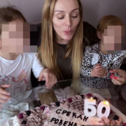 Anabela Atijas sa unukama