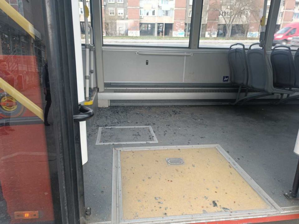 Sudar autobusa na Novom Beogradu (1).jpg