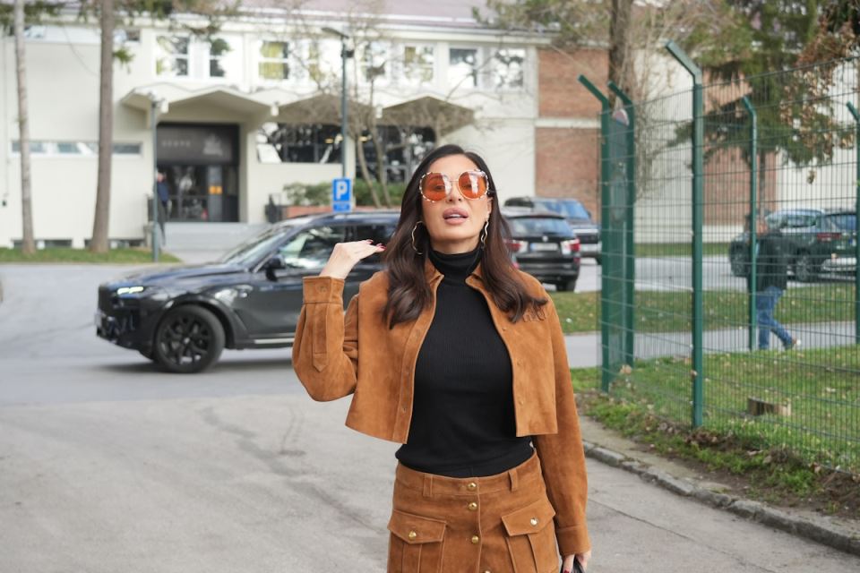 ceca4.jpg