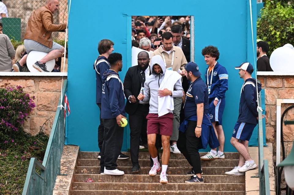 Novak Đoković dolazi na trening u Monte Karlu