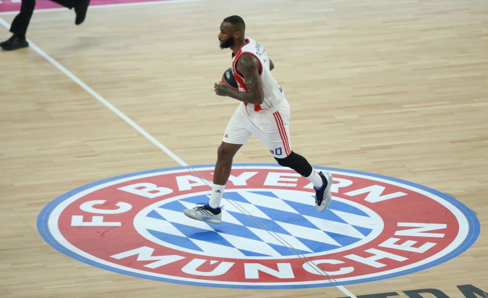 BAYERN_vs_CRVENA_ZVEZDA_91.jpg