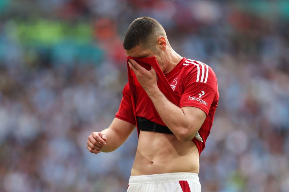 Nikola Milenković fudbaler Notingem Foresta